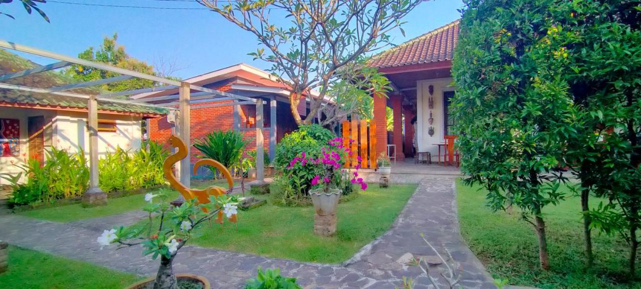 Tunjung Guest House Lovina Beach Pabean Buleleng Exterior foto