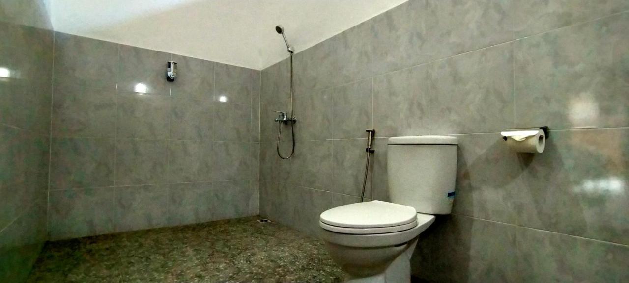 Tunjung Guest House Lovina Beach Pabean Buleleng Exterior foto