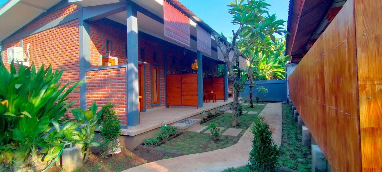 Tunjung Guest House Lovina Beach Pabean Buleleng Exterior foto